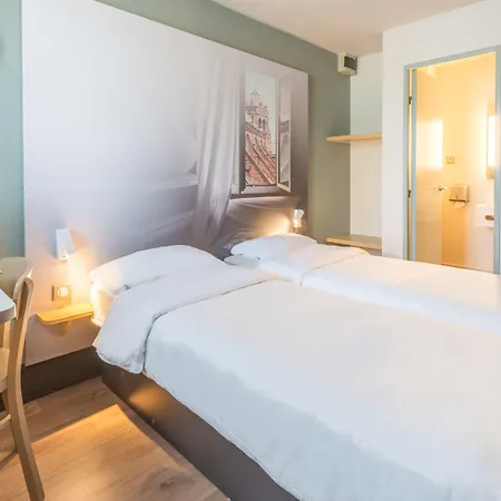 Otel Strasbourg Sud 2*
